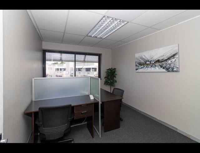 133M² BUSINESS TO LET IN PARKLANDS